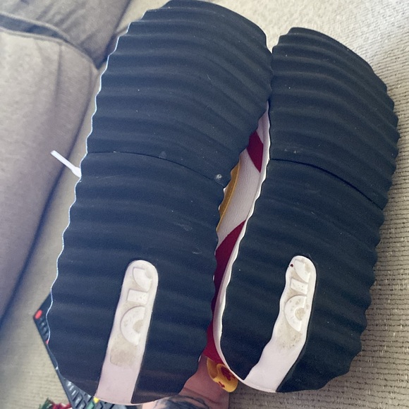 Women’s Nike Air Max Dawns - Picture 4 of 5